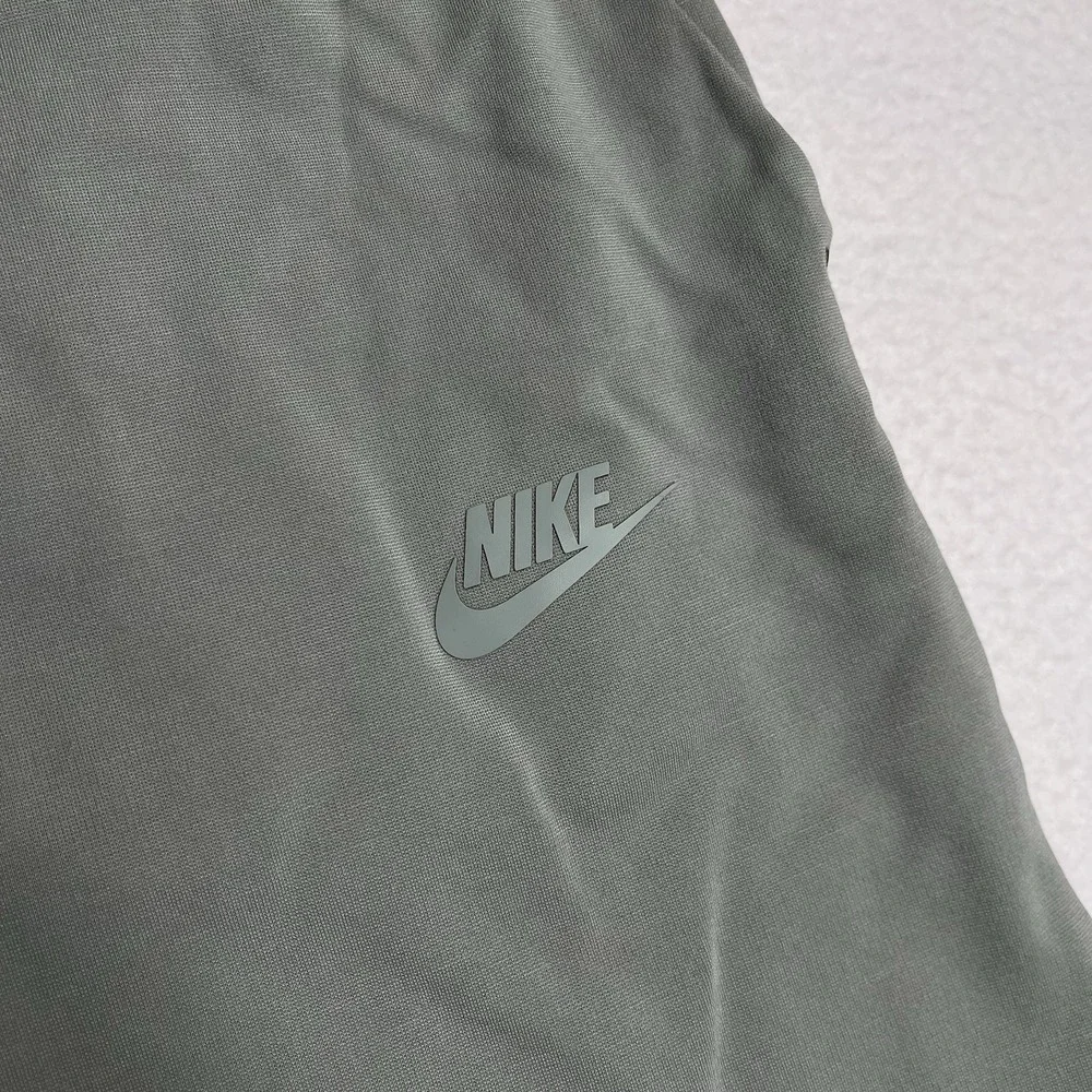 Nike Sportswear Tech Fleece Lightweight Shorts Mens XXL Green 5